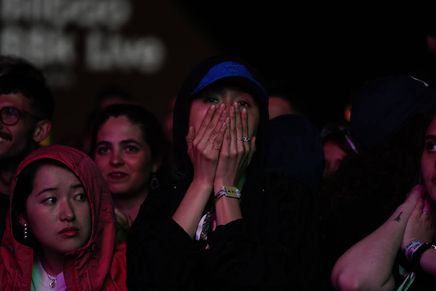 Los artistas y los fans se impusieron a la lluvia en la noche de este viernes