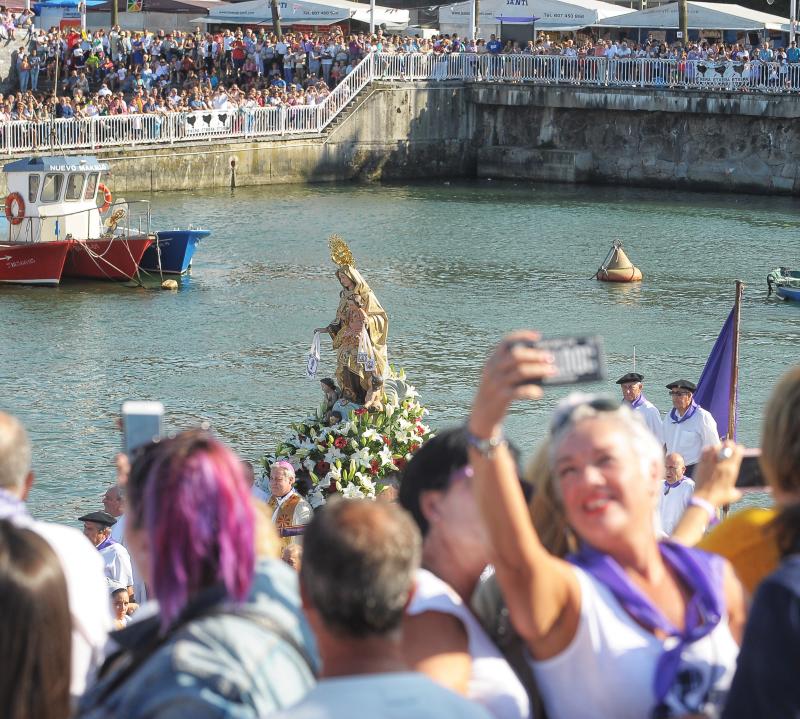 Fotos: La procesión de la Virgen del Carmen en Santurtzi, en imágenes