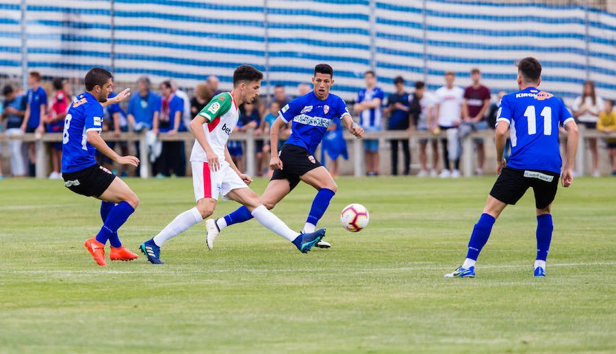 Fotos: Las fotos del partido entre el Alavés y el Logroñés en Laguardia