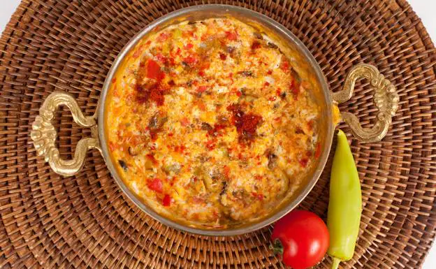 El menemen es un desayuno popular de la cocina turca.
