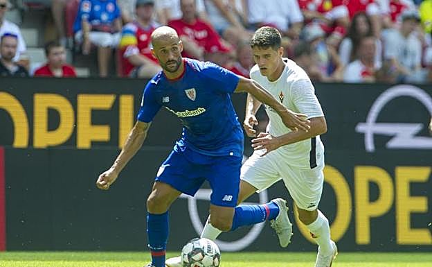 Mikel Rico, en un momento del partido contra la Fiorentina.