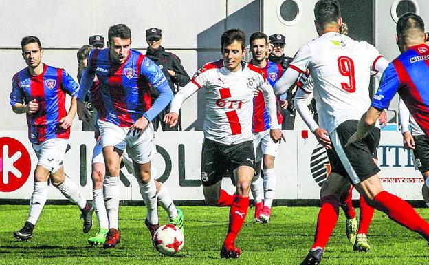 Imagen de un partido del Vitoria de la pasada temporada en Olaranbe.