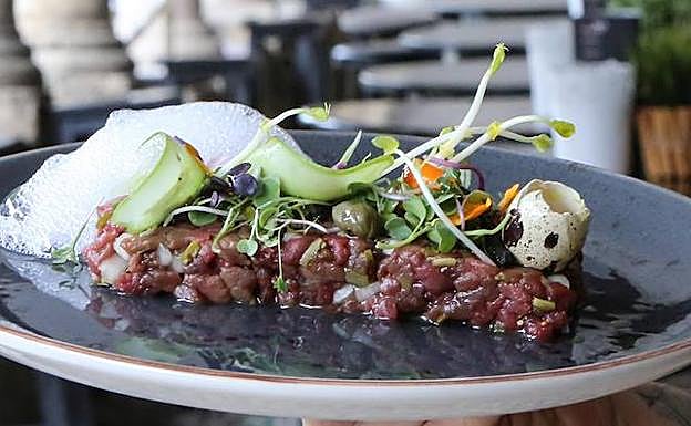 Takaki de bonito del bistró Apiñón (Avilés).