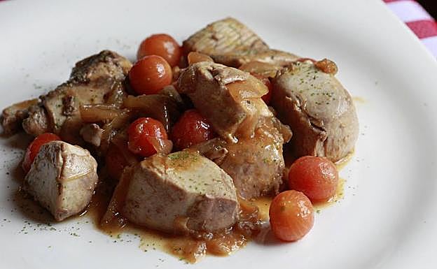 Tacos guisados de bonito con tomatitos cherry de Casa Ramón (Oviedo).