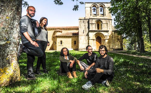 Ander Gondra, Isabel Mellén, Sandra Rodríguez, Mikel Escalera y Gorka López de Muniain.