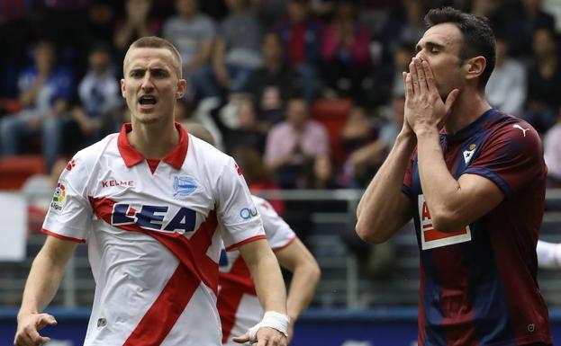 Ely, en el partido contra el Eibar de la pasada temporada.