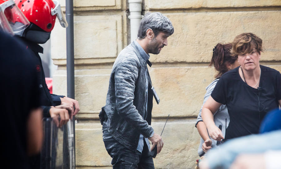 El equipo de 'El silencio de la ciudad blanca' se ha trasladado este lunes a la calle Dato para grabar uno de los momentos clave de la novela