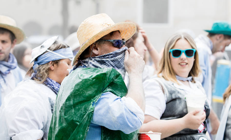 El equipo de 'El silencio de la ciudad blanca' se ha trasladado este lunes a la calle Dato para grabar uno de los momentos clave de la novela