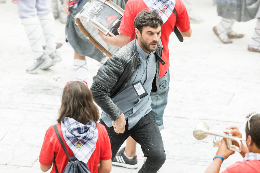 El equipo de 'El silencio de la ciudad blanca' se ha trasladado este lunes a la calle Dato para grabar uno de los momentos clave de la novela