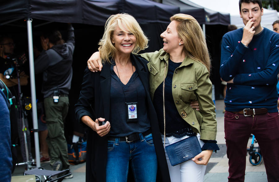 El equipo de 'El silencio de la ciudad blanca' se ha trasladado este lunes a la calle Dato para grabar uno de los momentos clave de la novela