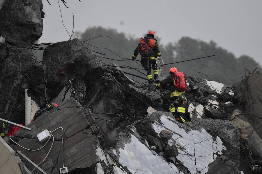 Fotos: Las imágenes del desplome del puente en Génova