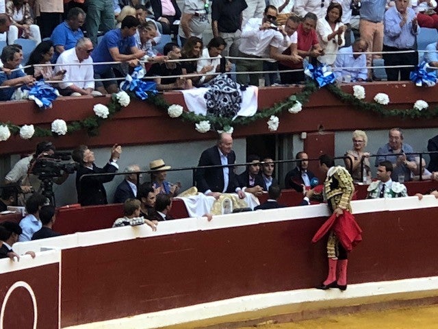 Fotos: Juan Carlos I disfruta de los toros en San Sebastián