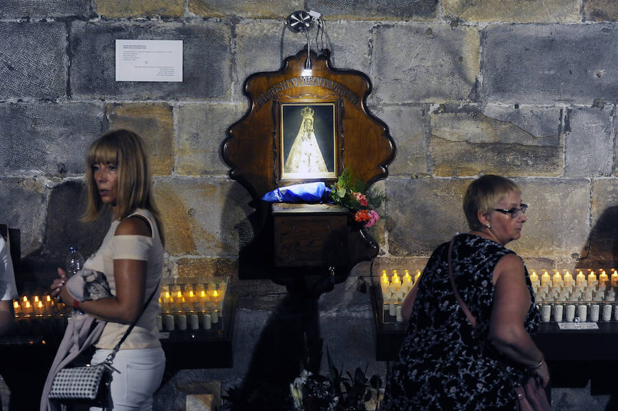 Fotos: Peregrinación hasta Begoña para homenajear a la Amatxu