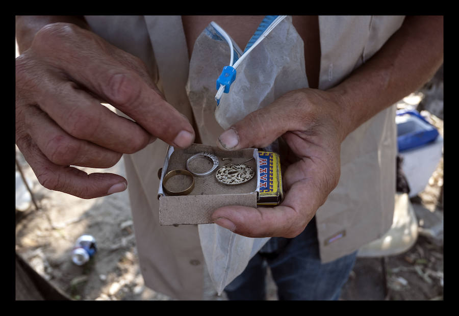 «24 horas con migrantes en México» un ensayo fotográfico de 47 imágenes, tomadas el 10 de agosto de 2018 presentando a los migrantes en búsqueda de su «sueño americano» arriesgando sus vidas a través del territorio mexicano - Desde la frontera sur con Guatemala hasta la frontera norte con Estados Unidos.