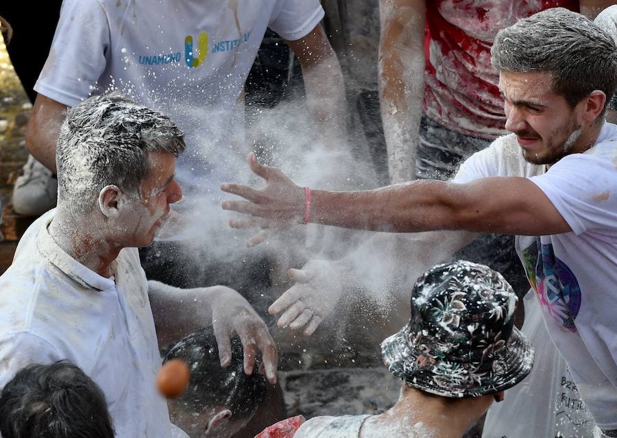 Fotos: Aste Nagusia 2018: Tras el txupin... chapuzón en la Ría de Bilbao