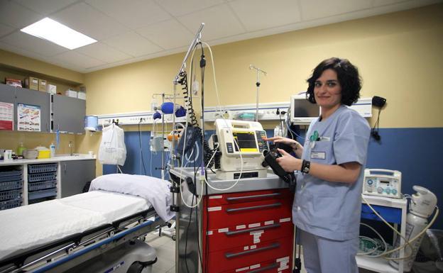 Nagore Arza, en una sala del servicio de Urgencias de Mendaro.