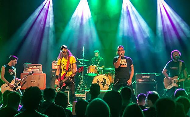 El conjunto al competo. 