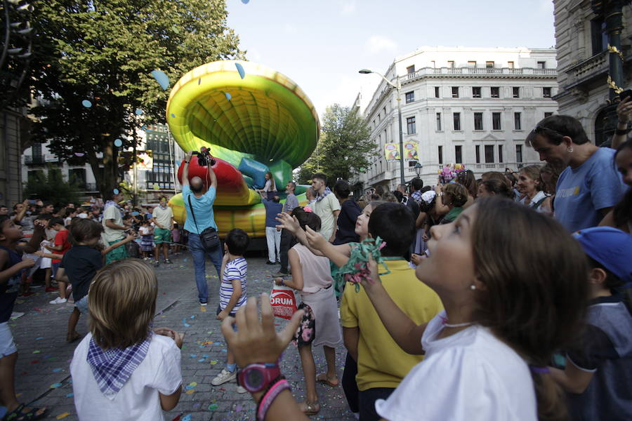 Fotos: El desfile de la ballena congrega a cientos de personas