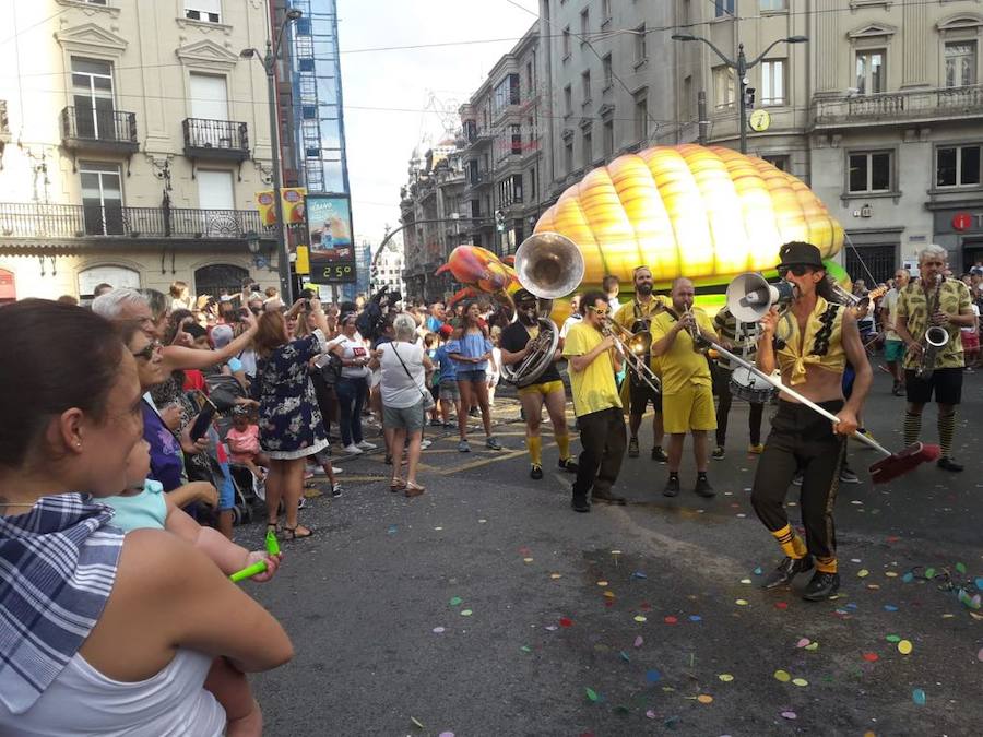 Fotos: El desfile de la ballena congrega a cientos de personas