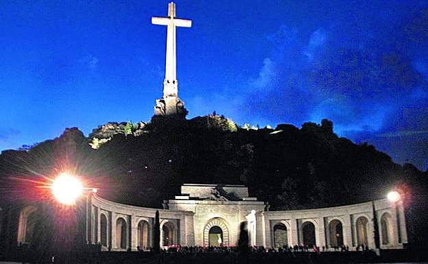 Panorámica en el Valle de los Caídos al atardecer.