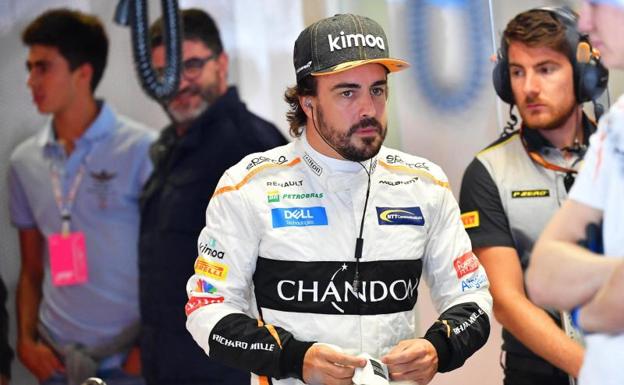 Fernando Alonso, antes de los entrenamientos libres en Monza. 