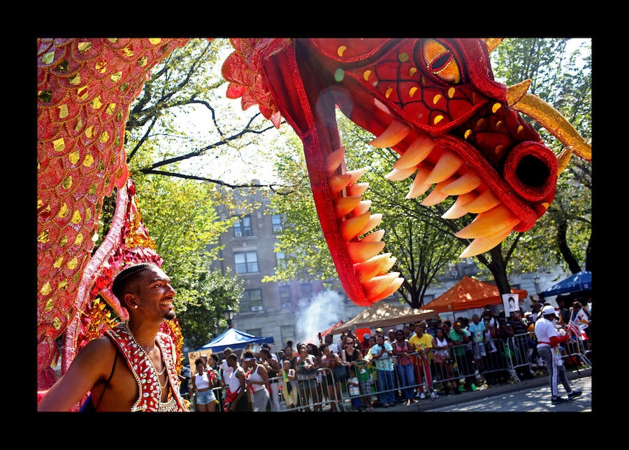 Participantes en el desfile anual del día de las Indias Occidentales el 3 de septiembre de 2018 en el barrio de Brooklyn de la ciudad de Nueva York. El desfile es una de las mayores celebraciones de la cultura caribeña en América del Norte. 