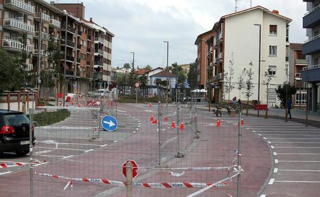 Berango reabrirá al tráfico la calle Sabino Arana la próxima semana tras nueve meses de obras para reconvertirla en semipeatonal. 