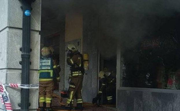 Sofocado un incendio en una tienda de ropa en el centro de Sopela