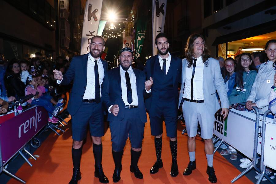 Jorge Ponce, Ricardo Castella, David Broncano y 'grison' posan para las cámaras.