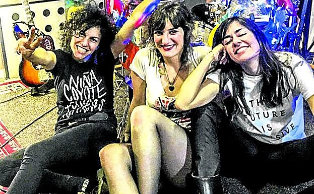 Mariana Pérez, Olaia Bloom y Maika Makovski, The Mani-las, que tocarán el 22 de septiembre. 