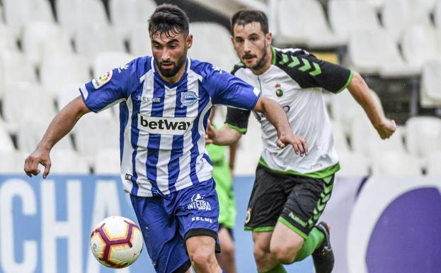 Andrei Lupu, en el primer partido de pretemporada contra el Racing de Santander.