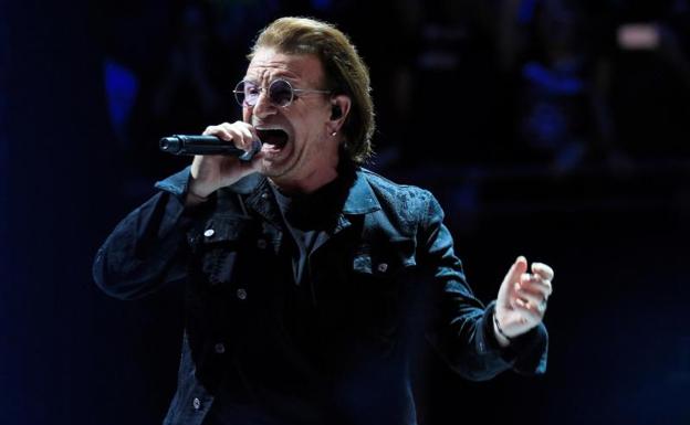 Bono, durante el concierto.