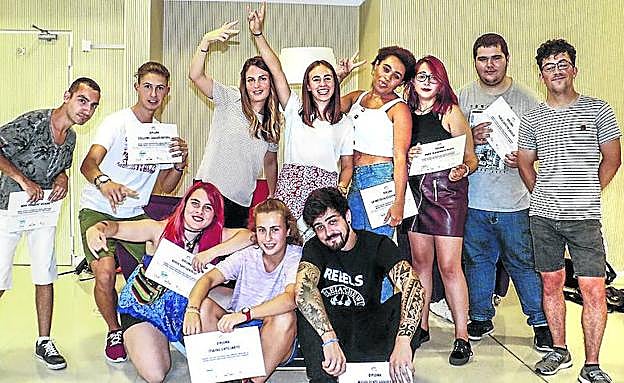 La última promoción del proyecto Awake, que imparte educación emocional a jóvenes