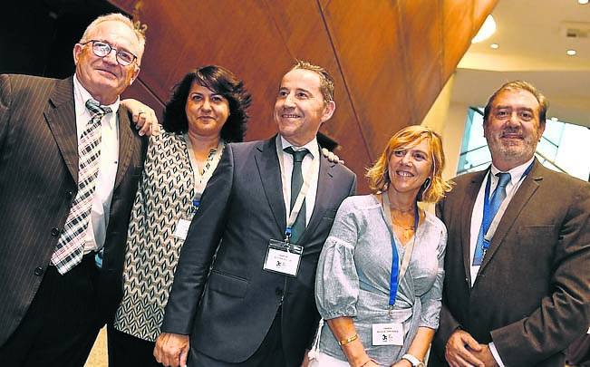 Pedro Totorikaguena, Lucía Aulestia, Martín Begoña, Carmen Reclade y José Antonio Gutiérrez. 