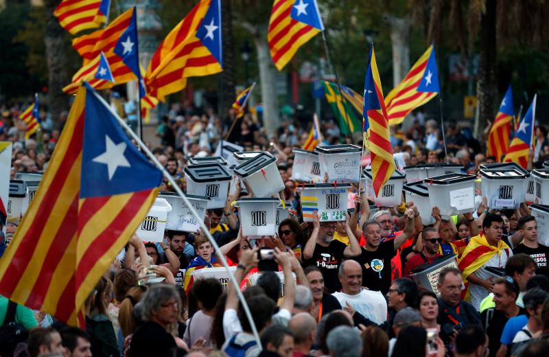 180.000 personas han acudido a la manifestación de Barcelona para conmemorar el primer aniversario del 1-O, según la Guardia Urbana