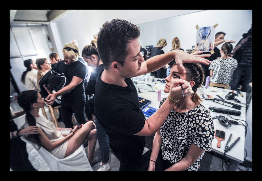 Ocho talentos de la aguja participan enel vigésimo séptimo Encuentro de Nuevos Creadores sobre la pasarela de Artium