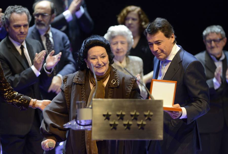 La soprano recibió en 2013 la Medalla de las Artes de la Comunidad de Madrid.