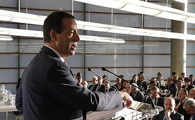 Gonzalo Gortázar durante su intervención en la Universidad de Deusto