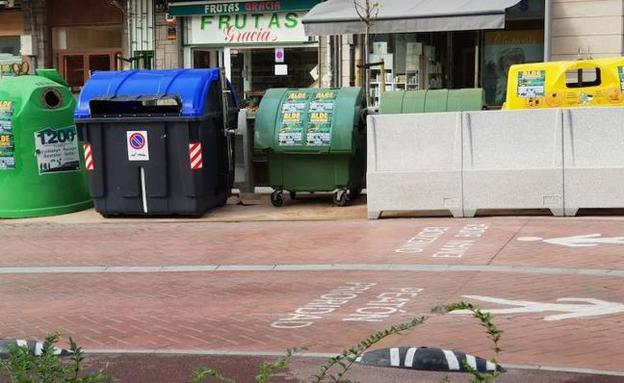 Hosteleros y comerciantes de Berango no están satisfechos con el resultado final de la renovación de la calle Sabino Arana. 