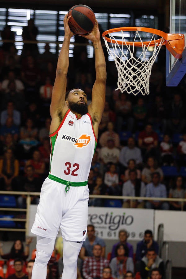 Fotos: Las fotos del Fuenlabrada - Baskonia