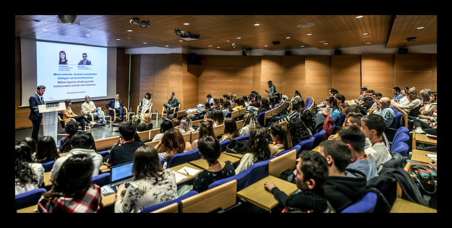 Alrededor de 150 universitarios participan en Gazte Up en una jornada dedicada a difundir pautas e iniciativas para encontrar trabajo