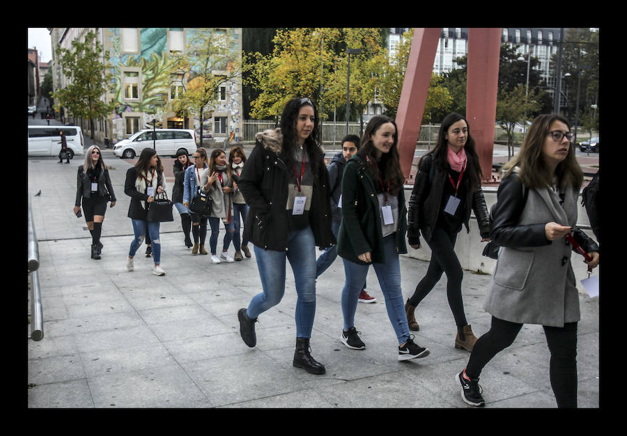 Alrededor de 150 universitarios participan en Gazte Up en una jornada dedicada a difundir pautas e iniciativas para encontrar trabajo