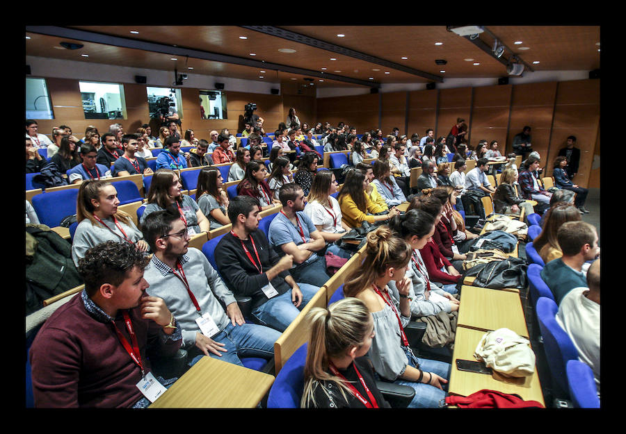 Alrededor de 150 universitarios participan en Gazte Up en una jornada dedicada a difundir pautas e iniciativas para encontrar trabajo