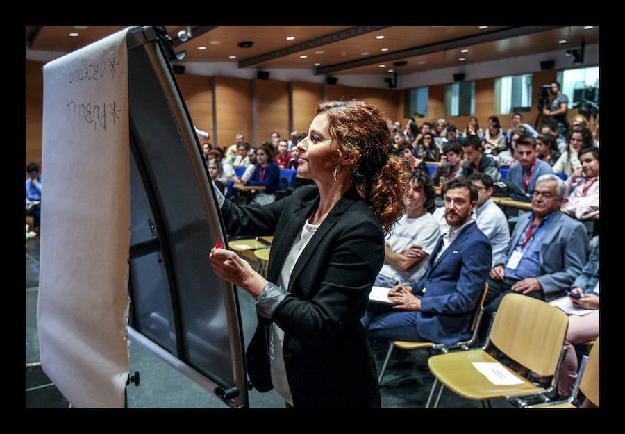 Alrededor de 150 universitarios participan en Gazte Up en una jornada dedicada a difundir pautas e iniciativas para encontrar trabajo