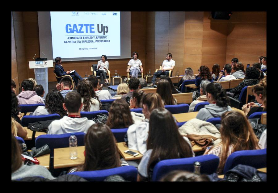 Alrededor de 150 universitarios participan en Gazte Up en una jornada dedicada a difundir pautas e iniciativas para encontrar trabajo