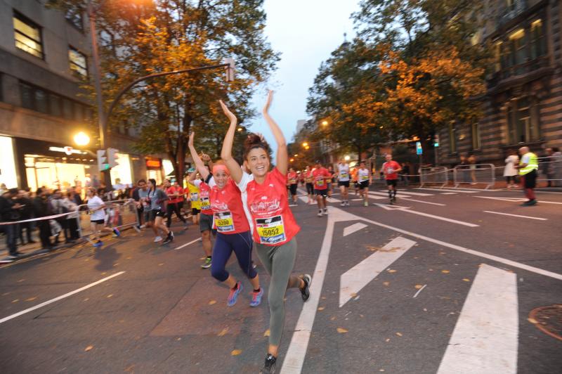 12.500 atletas han salido a correr por las calles de la villa para celebrarlo