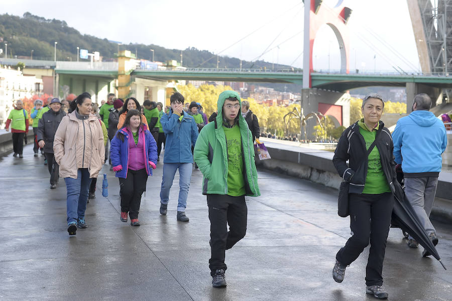 La marcha ha recorriido un trazado de seis kilómetros y medio 