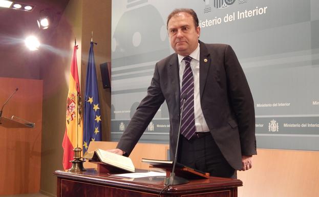 El comisario José Luis Olivera jura el cargo en el CITCO en enero de 2015.