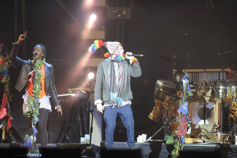 La banda, que actúa este sábado en el estadio del Athletic, realiza su primera toma de contacto con el escenario en el que también actuarán Muse y Berri Txarrak