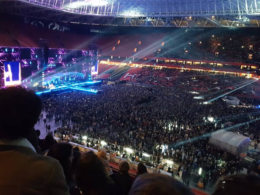 Las actuaciones de Berri Txarrak, Crystal Fighters y Muse hicieron temblar el estadio y dejaron imágenes tan impresionantes como estas.